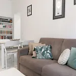 Apartamento In Piazza Colombo A 300mt Dal Mare *