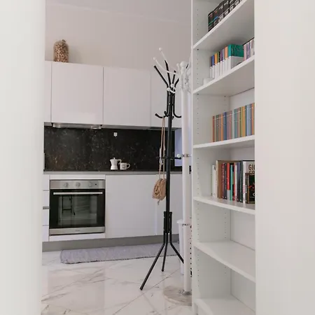 公寓 In Piazza Colombo A 300mt Dal Mare 圣雷默