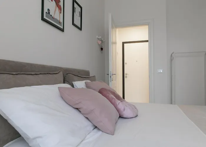 In Piazza Colombo A 300mt Dal Mare *