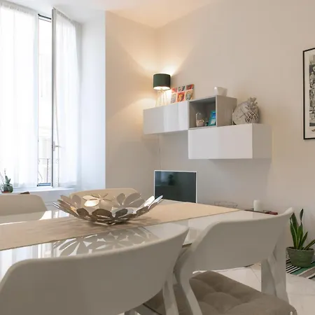 Apartmán In Piazza Colombo A 300mt Dal Mare *