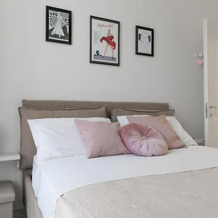 In Piazza Colombo A 300mt Dal Mare * Sanremo