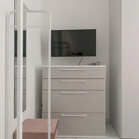 In Piazza Colombo A 300mt Dal Mare