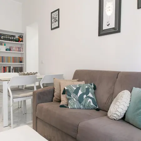 Appartement In Piazza Colombo A 300mt Dal Mare *